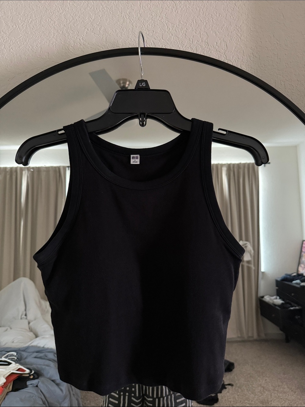 Uniqlo Black Ribbed Crop Tank - Women's